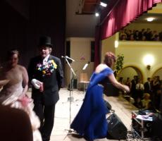 A jde se dál. A jde se dál.